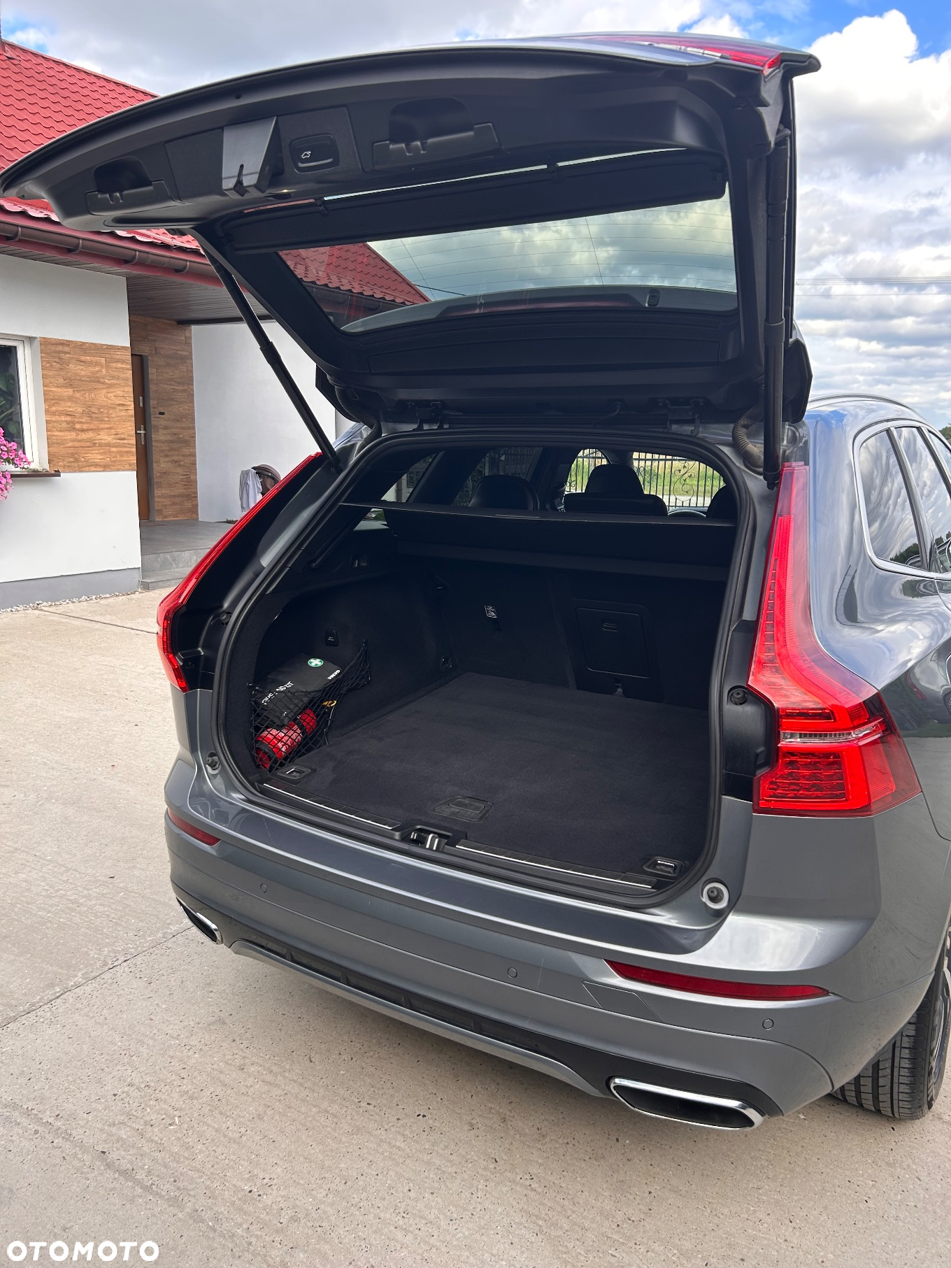 Volvo XC 60 D4 AWD R-Design - 26