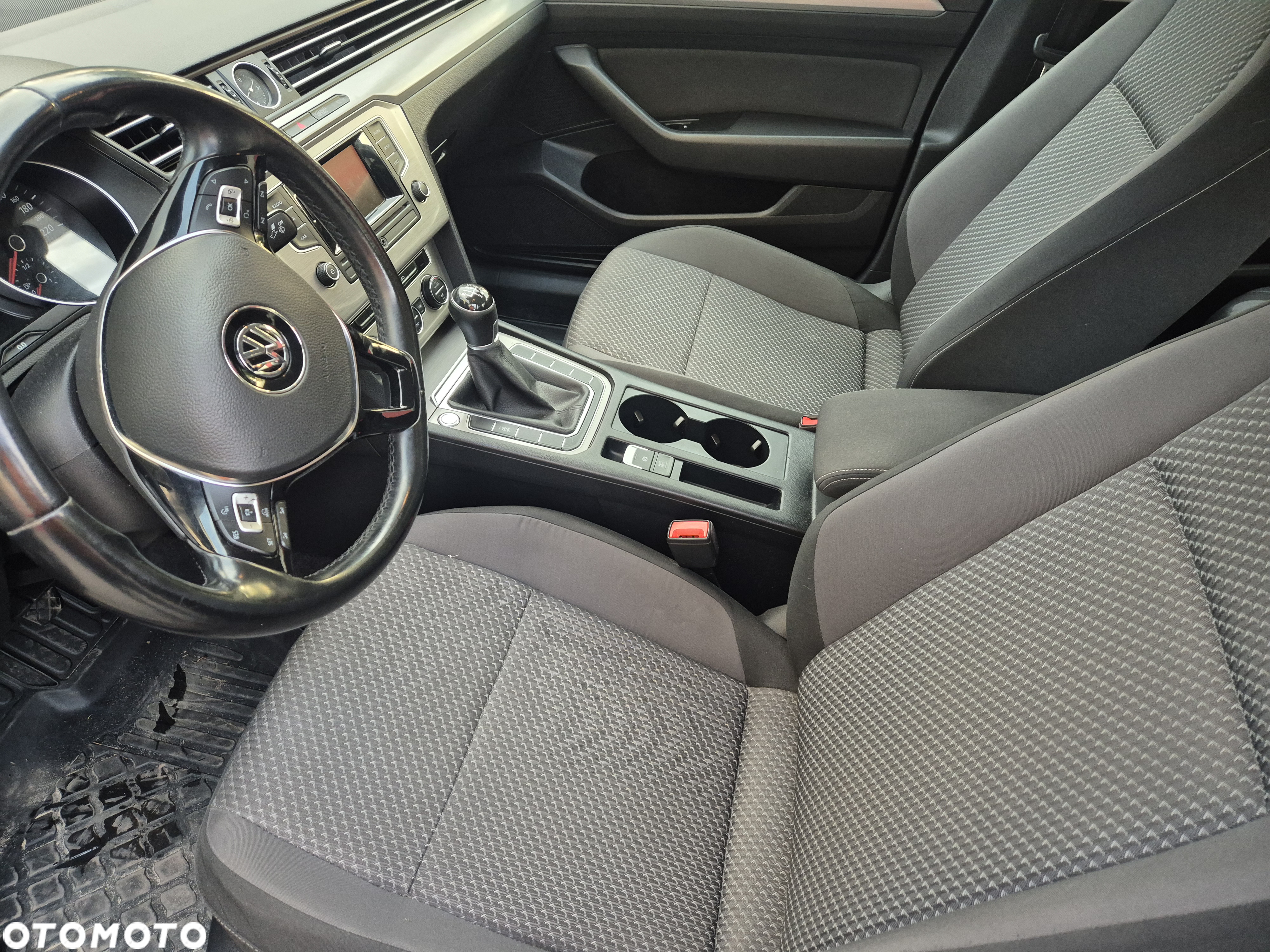 Volkswagen Passat - 8