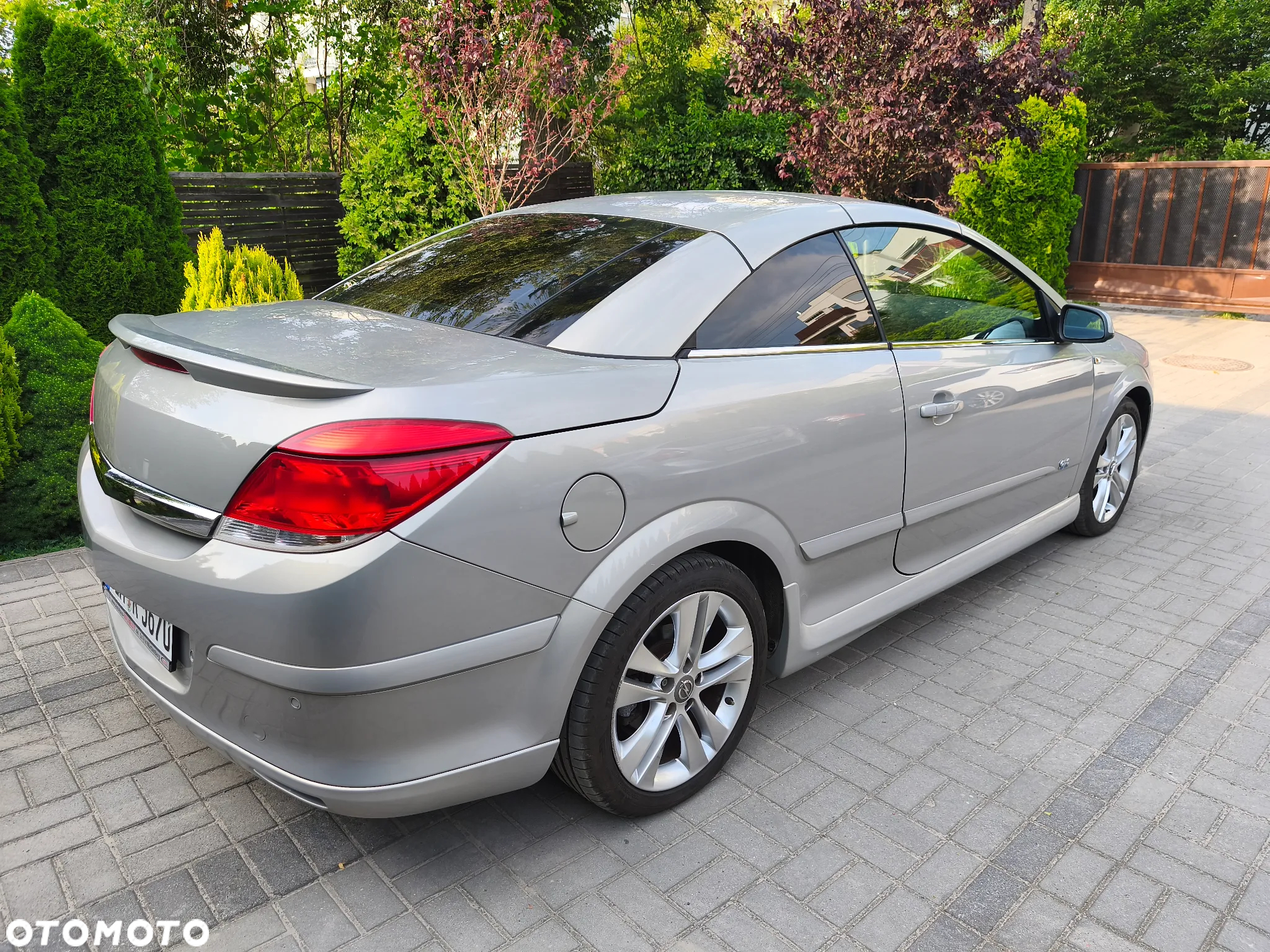 Opel Astra Twin Top 2.0 Turbo Cosmo - 9