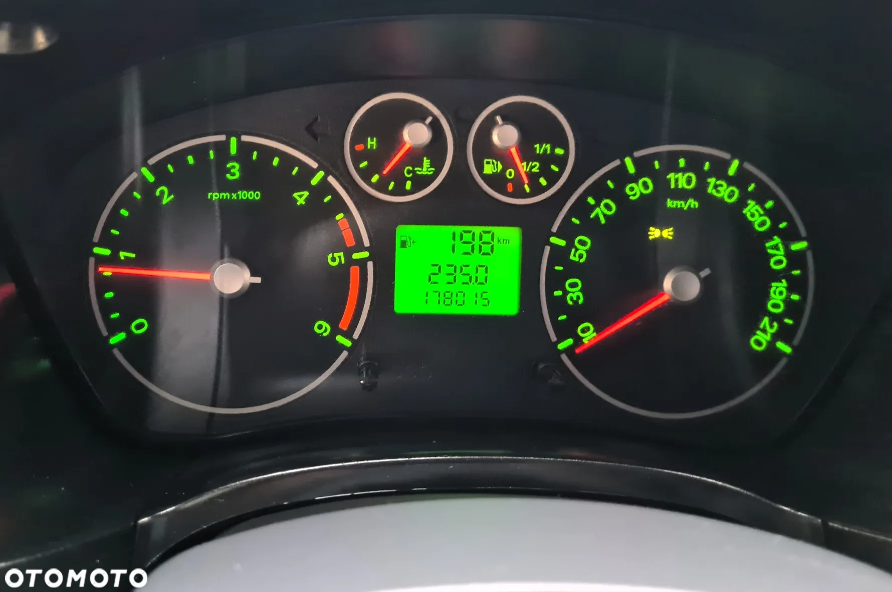 Ford TRANSIT TOURNEO CONNECT MAXI - 16