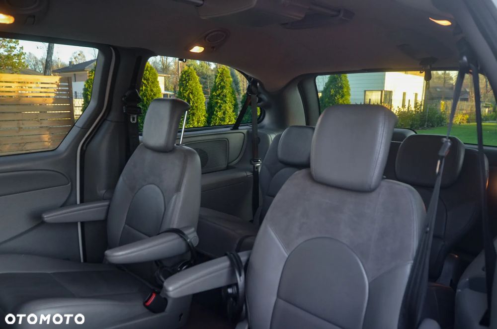 Chrysler Grand Voyager 3.3L LX - 22