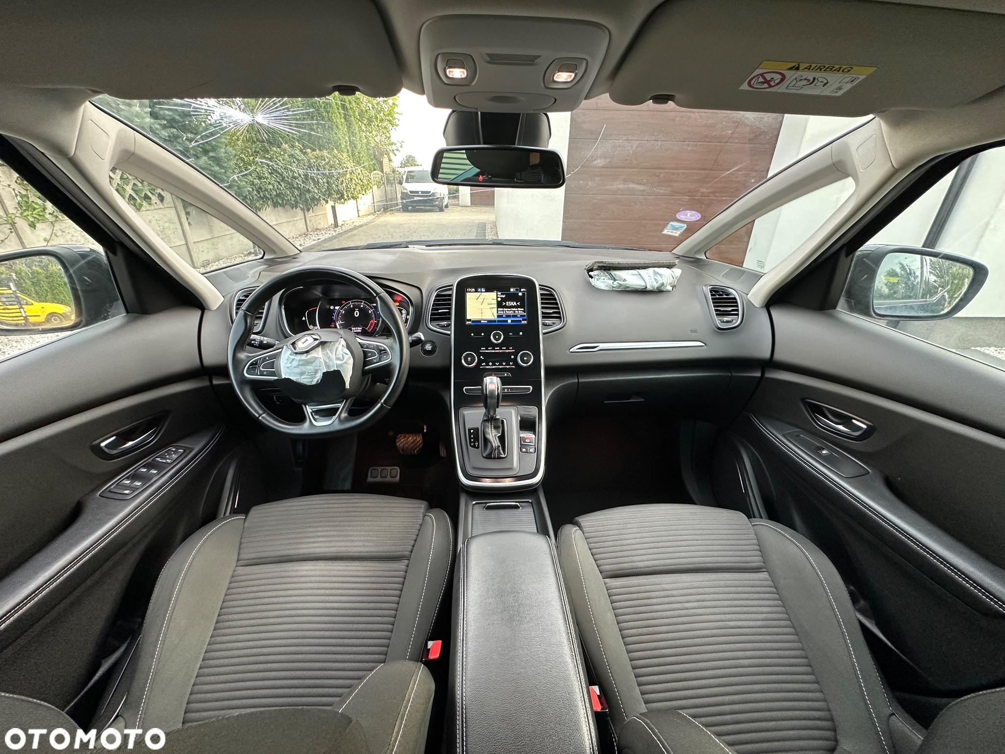 Renault Grand Scenic - 9