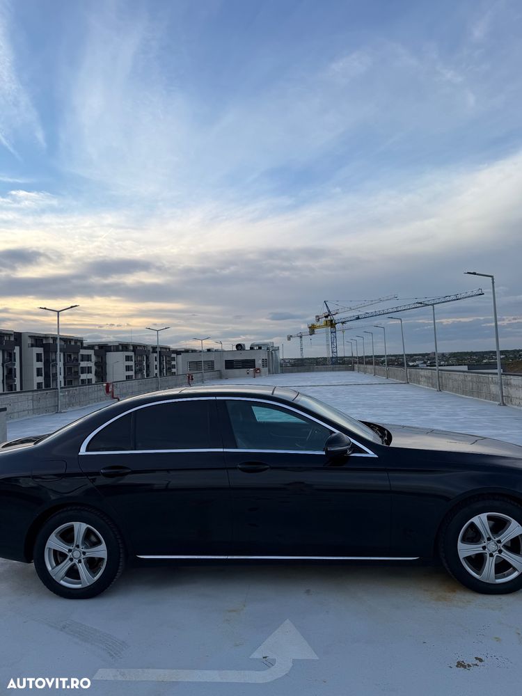 Mercedes-Benz E 220 d T-Modell Aut - 2