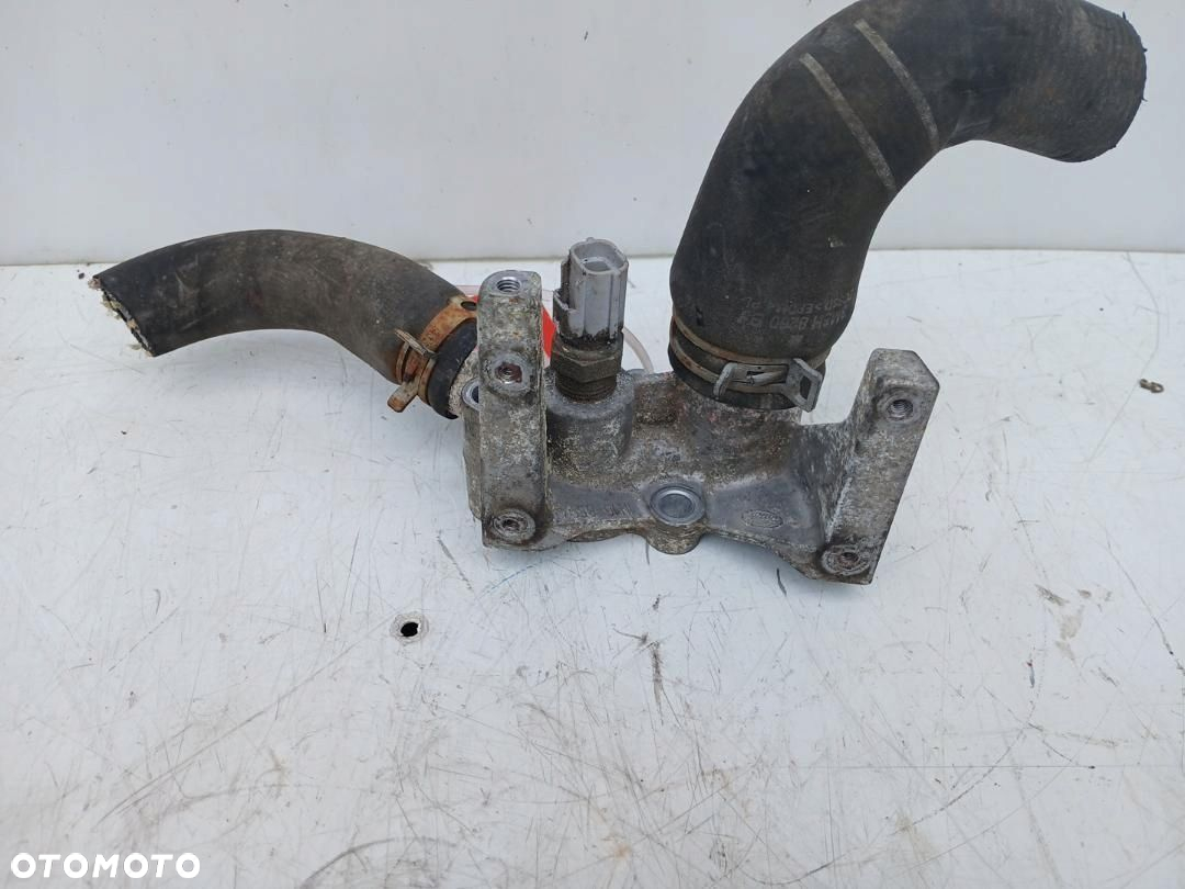 OBUDOWA TERMOSTATU KRÓCIEC FORD FOCUS II MK2 1.6 B 100KM SHDA 1N1G-8594 - 2
