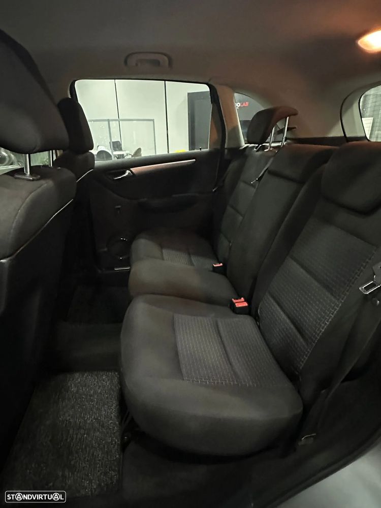 Mercedes-Benz B 200 CDi - 13
