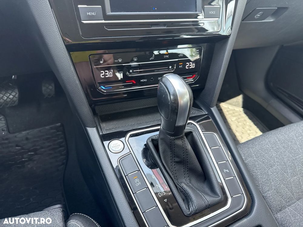 Volkswagen Passat 2.0 TDI DSG Comfortline - 18