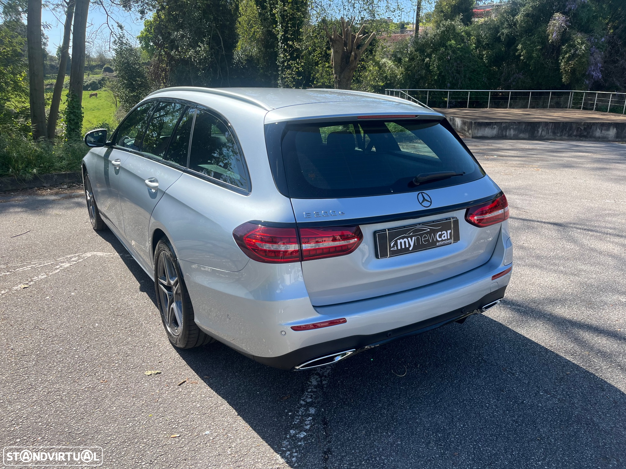Mercedes-Benz E 300 T 9G-TRONIC AMG Line - 16