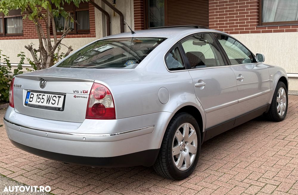Volkswagen Passat Variant 2.5TDI 4Motion Highline - 4