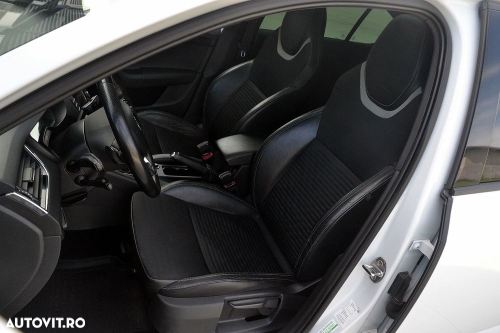 Skoda Octavia 2.0 TDI DSG RS - 14