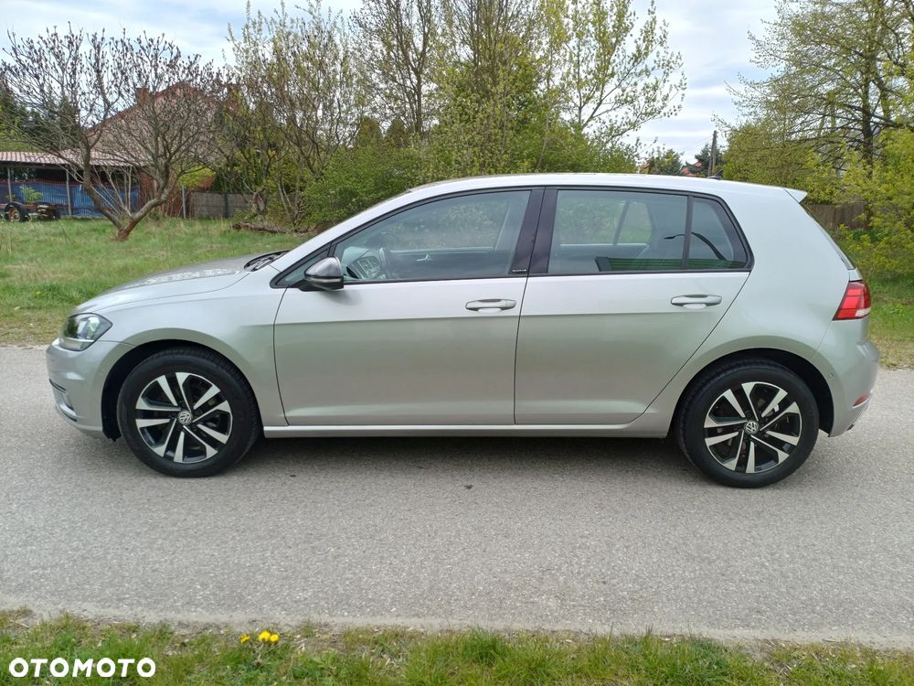 Volkswagen Golf - 6