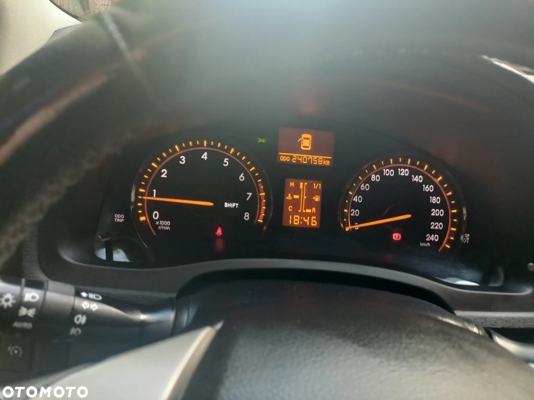 Toyota Avensis 1.8 Premium - 13