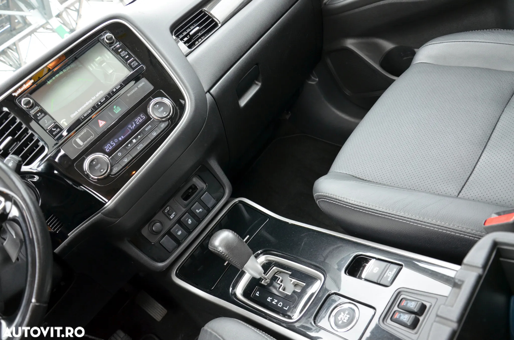 Mitsubishi Outlander 2.2 DI-D 4WD Automatik Diamant Edition+ - 28