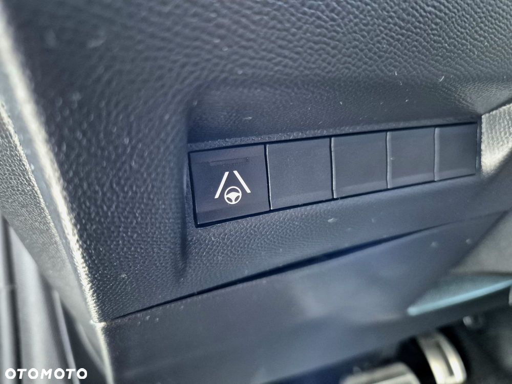 Peugeot 208 Hybrid 136 e-DSC6 GT - 21