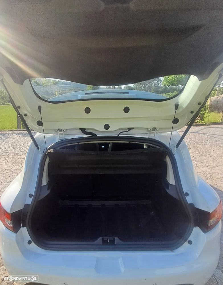 Renault Clio (Energy) dCi 90 Bose Edition - 10