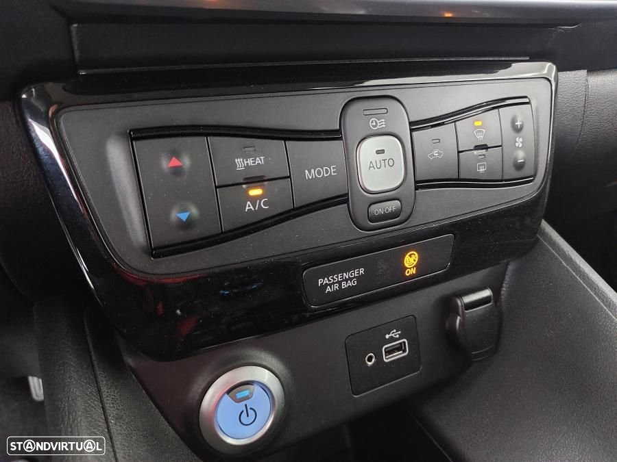 Nissan Leaf N-Connecta - 24