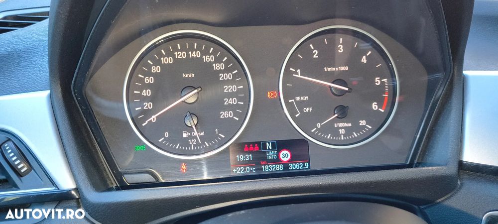 BMW X1 xDrive18d - 14