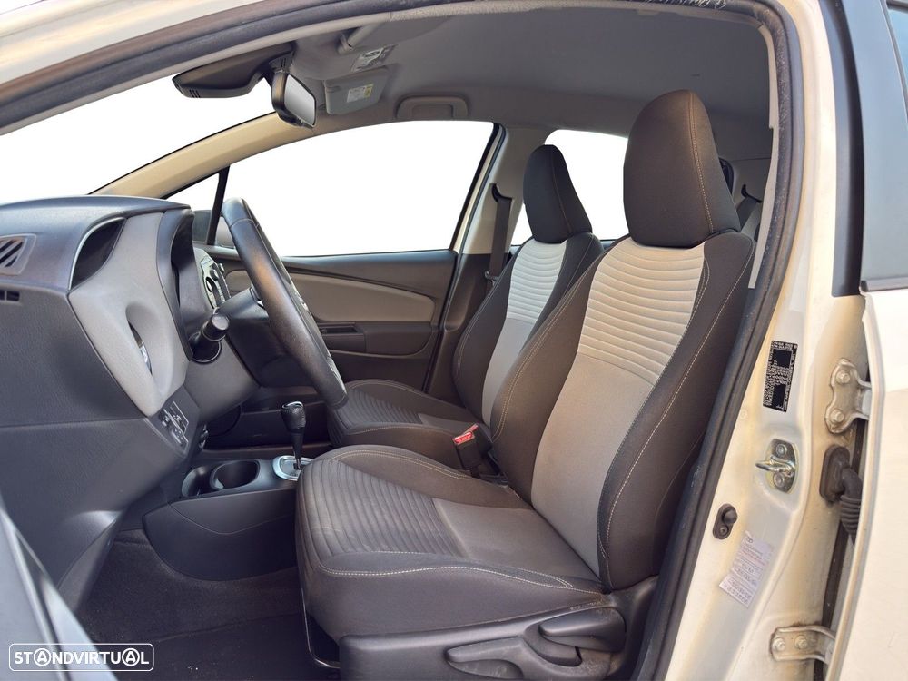 Toyota Yaris 1.5 HSD Comfort - 10