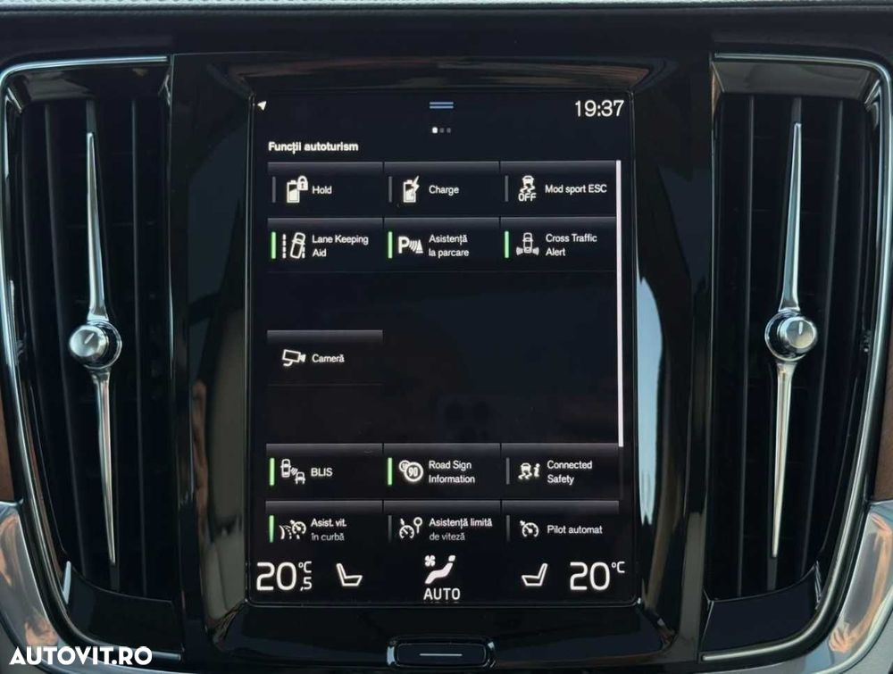 Volvo V90 - 30