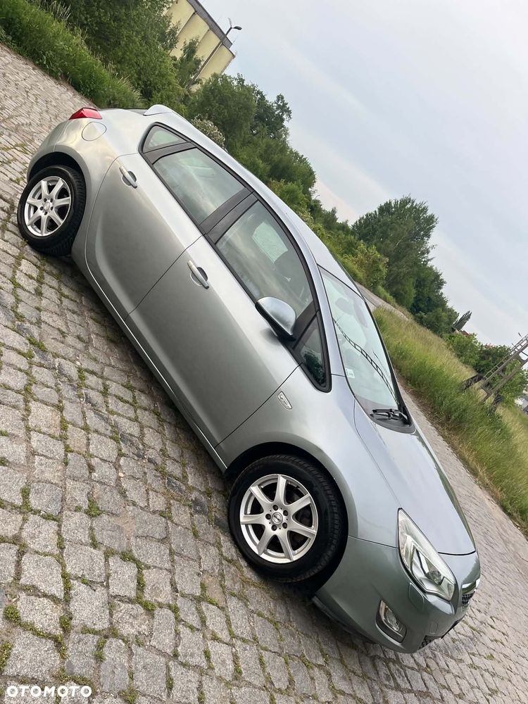 Opel Astra 1.3 CDTI Essentia ecoFLEX - 2