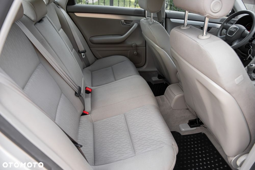 Audi A4 Limousine 1.6 - 25