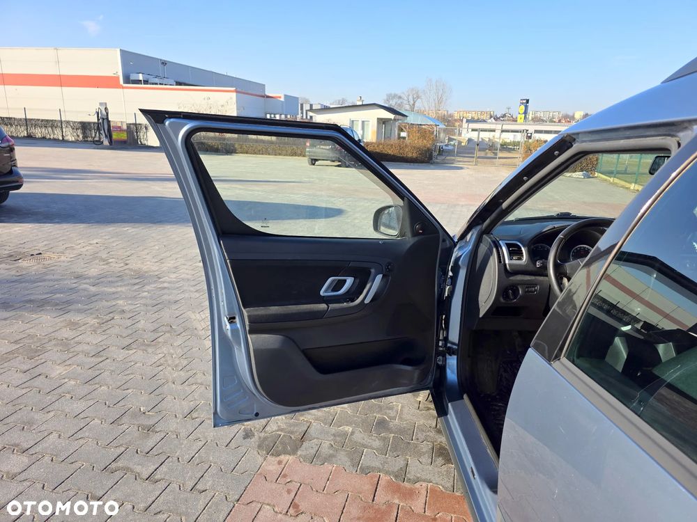 Skoda Roomster 1.4 16V Style PLUS EDITION - 10