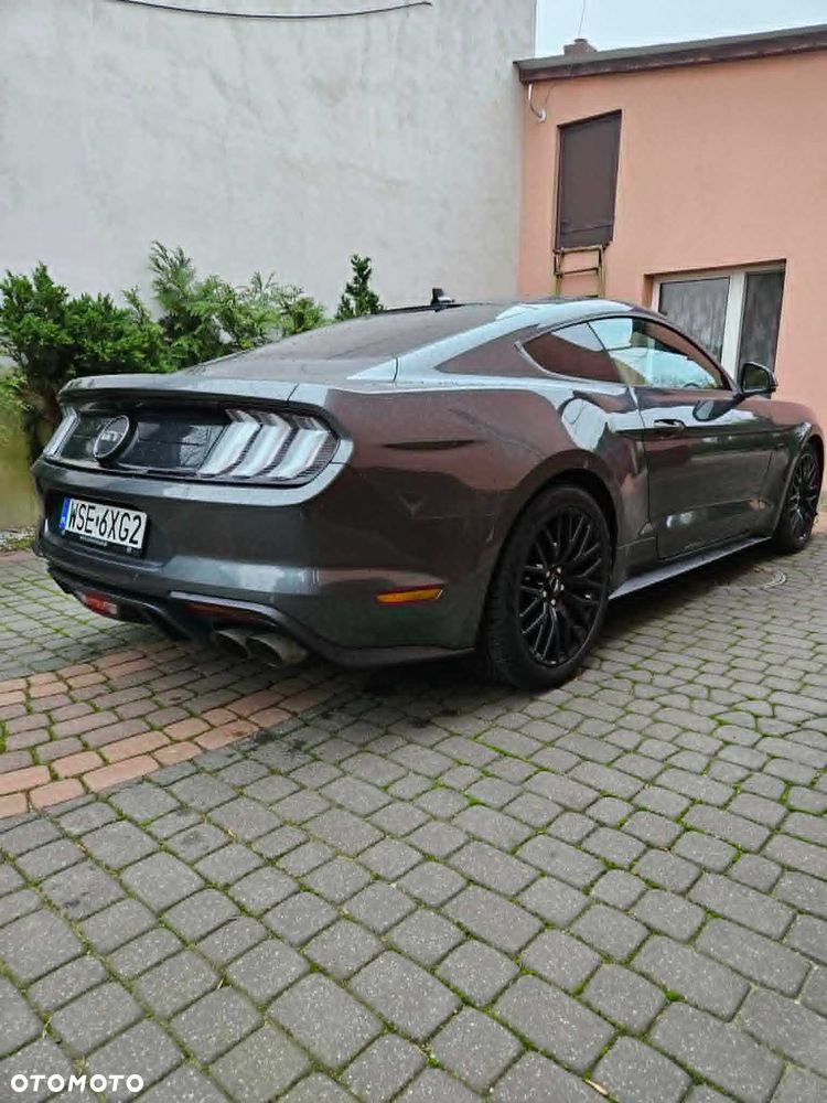 Ford Mustang - 4