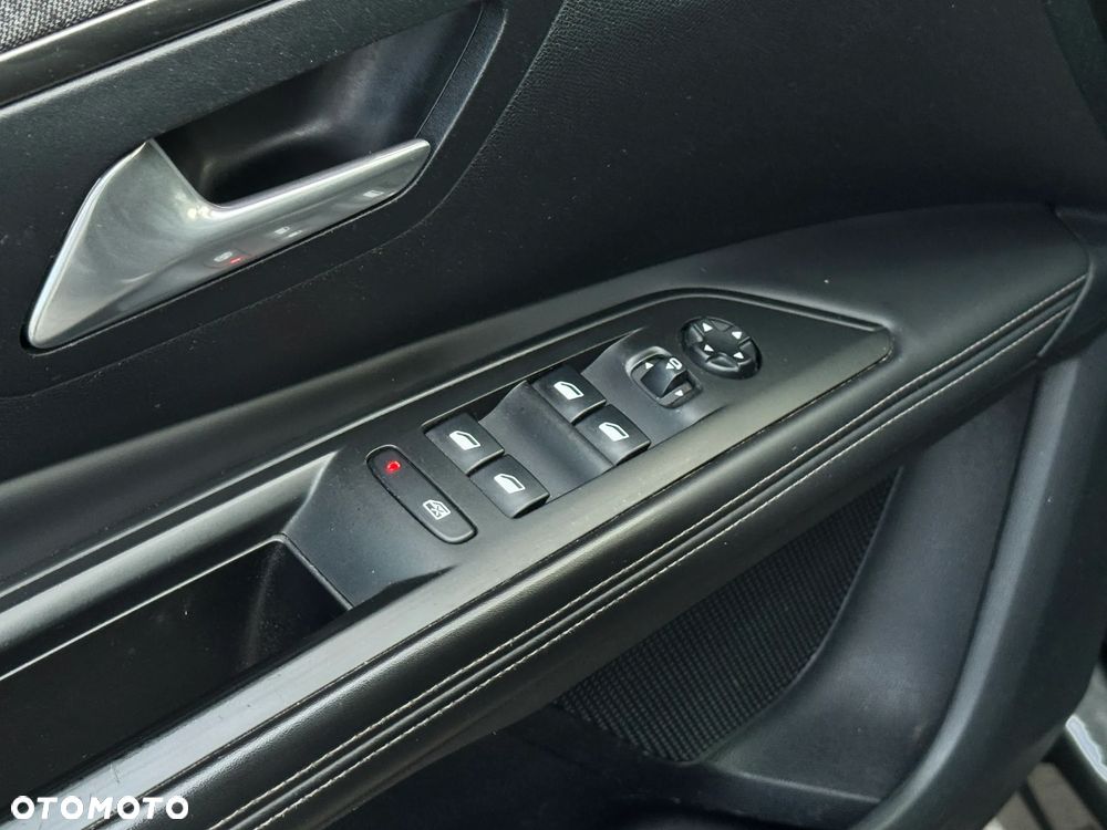 Peugeot 3008 1.6 BlueHDi Allure S&S EAT6 - 20