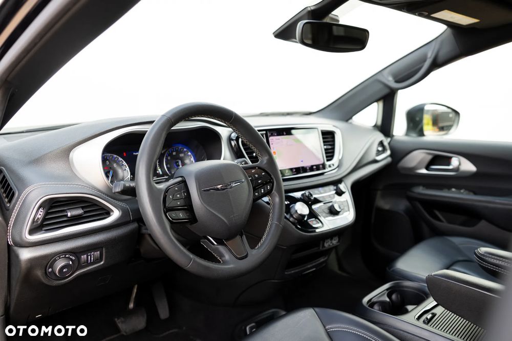 Chrysler Pacifica - 14