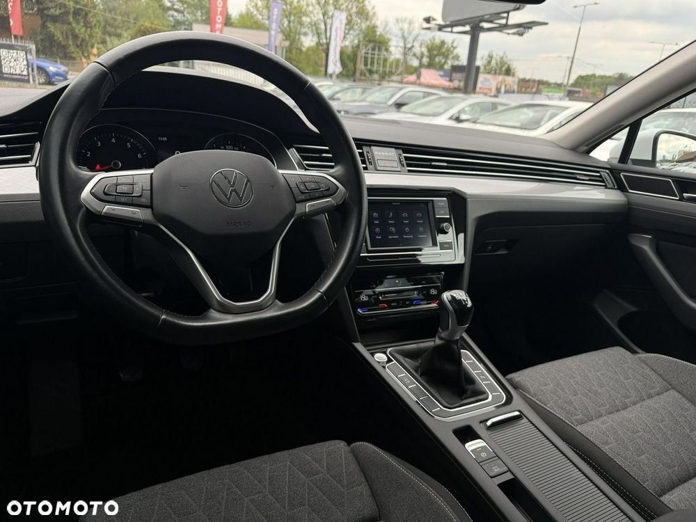 Volkswagen Passat - 15