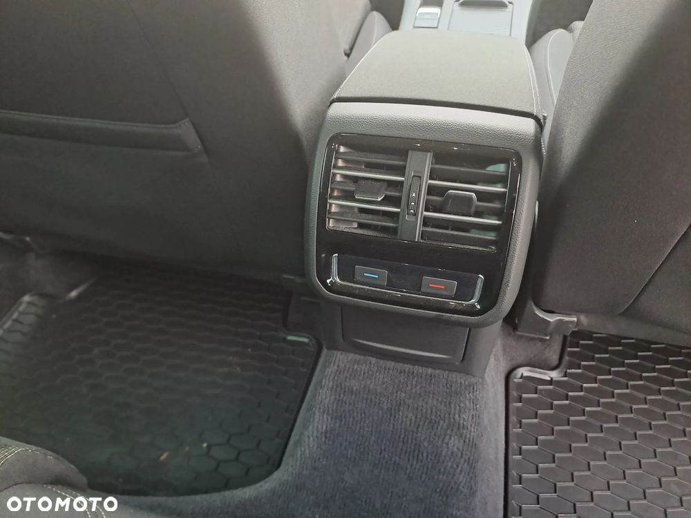 Volkswagen Passat 2.0 TDI SCR Highline DSG - 16