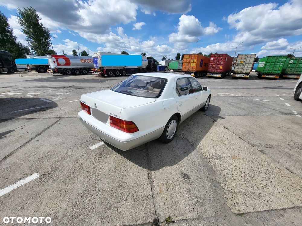 Lexus LS - 4