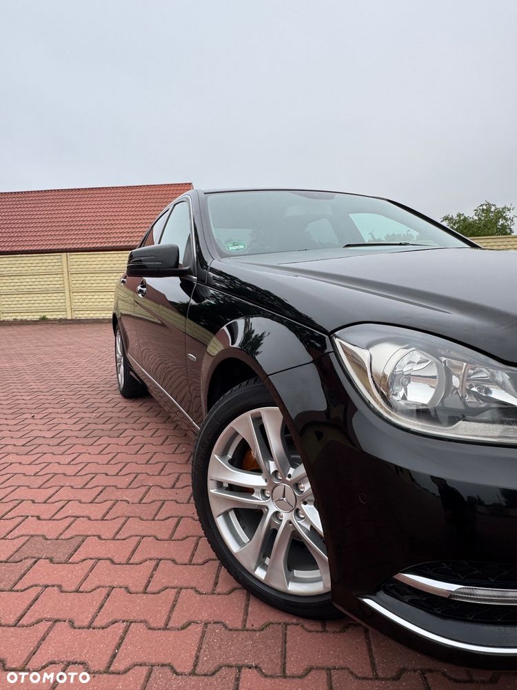 Mercedes-Benz Klasa C 180 BlueEFFICIENCY 7G-TRONIC Avantgarde - 13