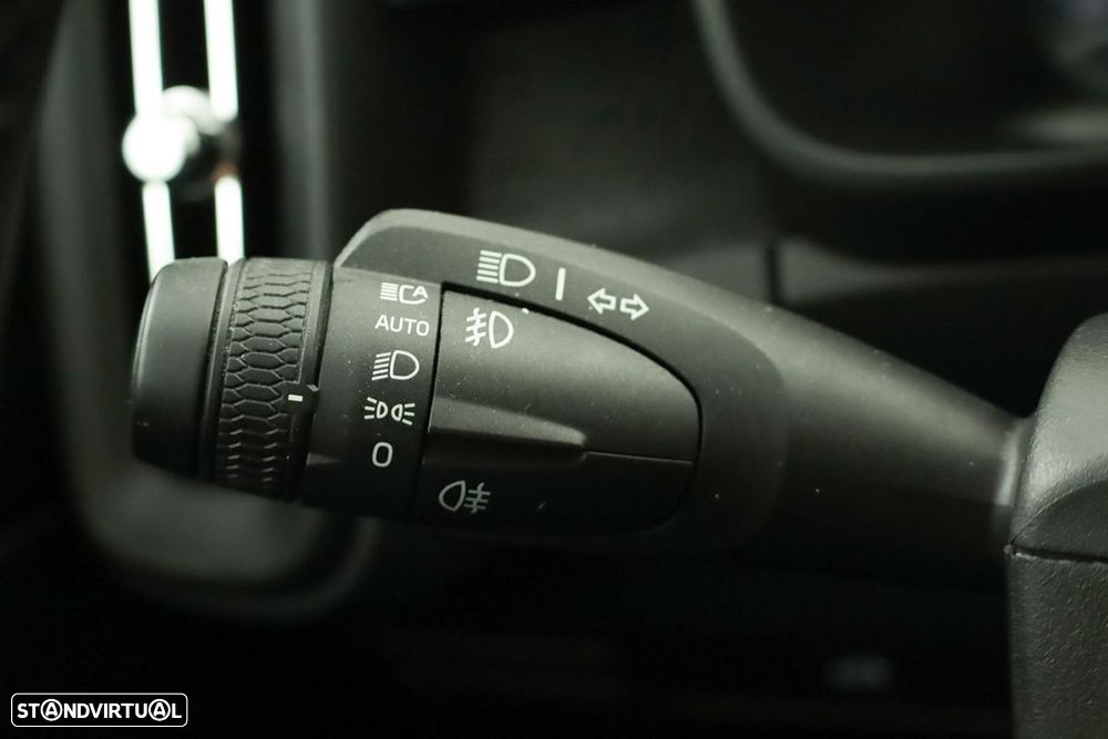 Volvo XC 40 2.0 B3 Essential - 16