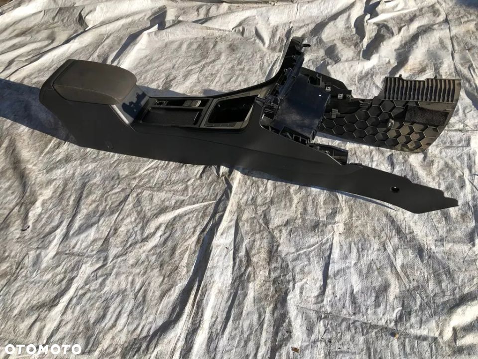 PODLOKIETNIK KOMPLETNY europa golf vii oem eu - 2