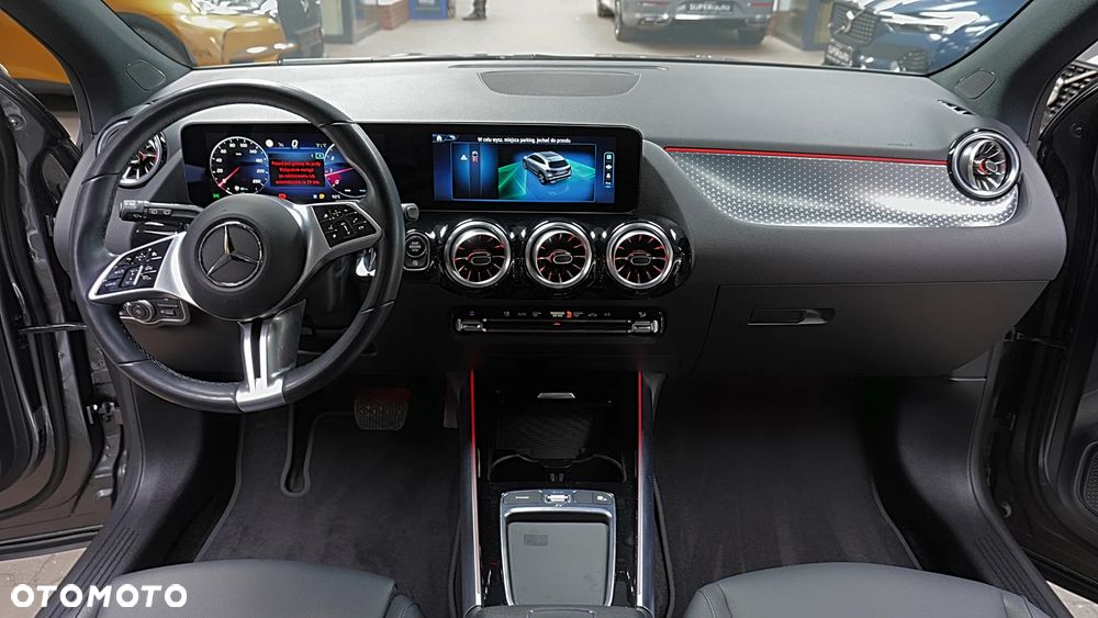 Mercedes-Benz GLA 200 - 14