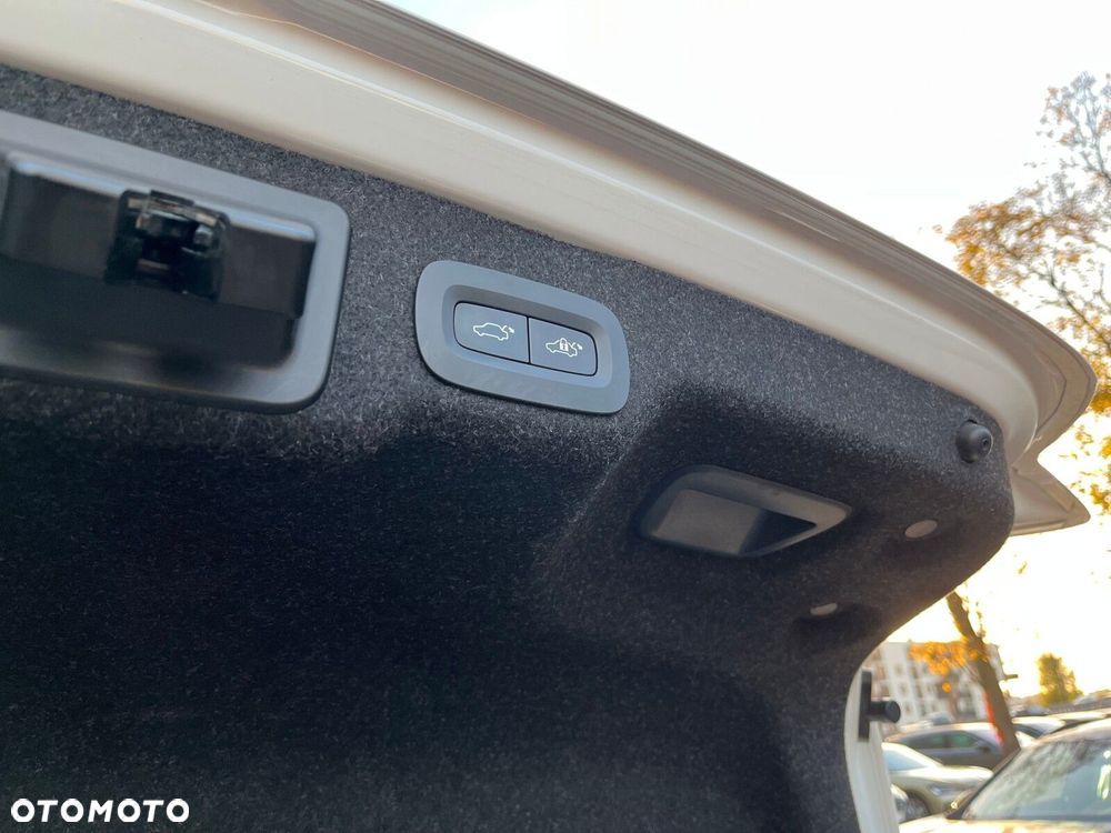 Volvo S90 B5 D AWD Inscription - 41