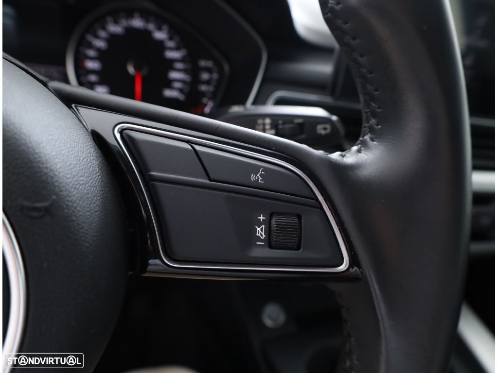 Audi A4 Avant 35 TDI S tronic - 32