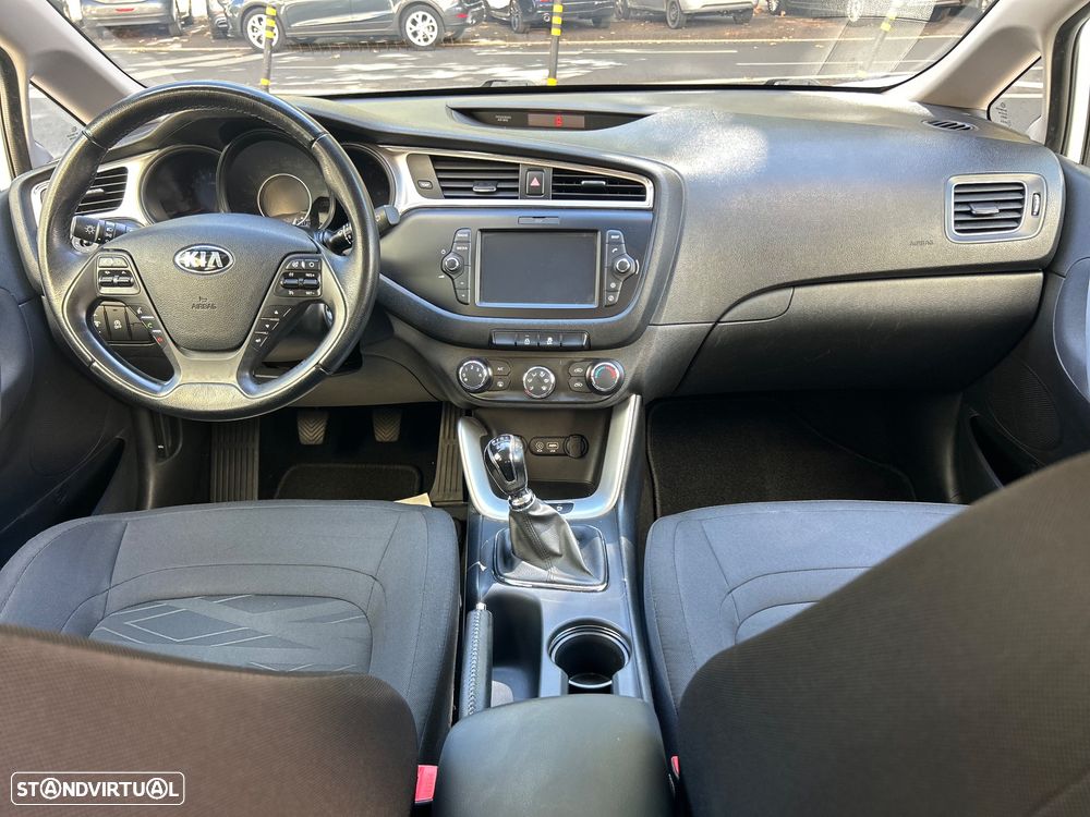Kia Ceed - 21