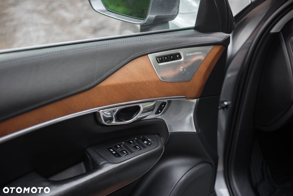Volvo XC 90 - 22