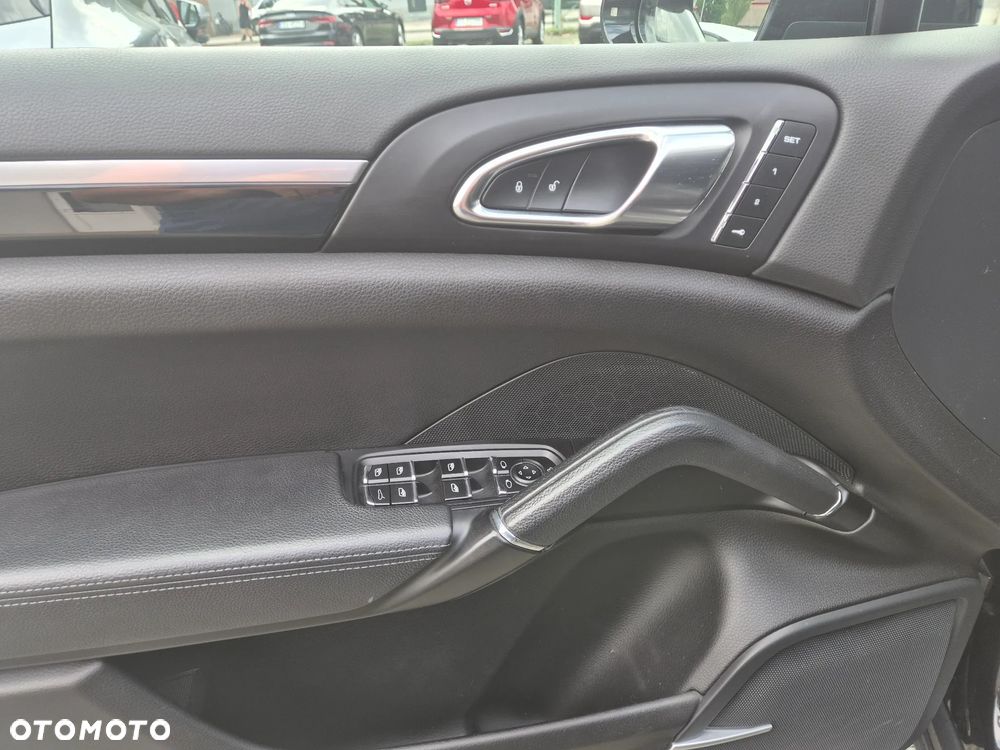 Porsche Cayenne Diesel Platinum Edition - 26