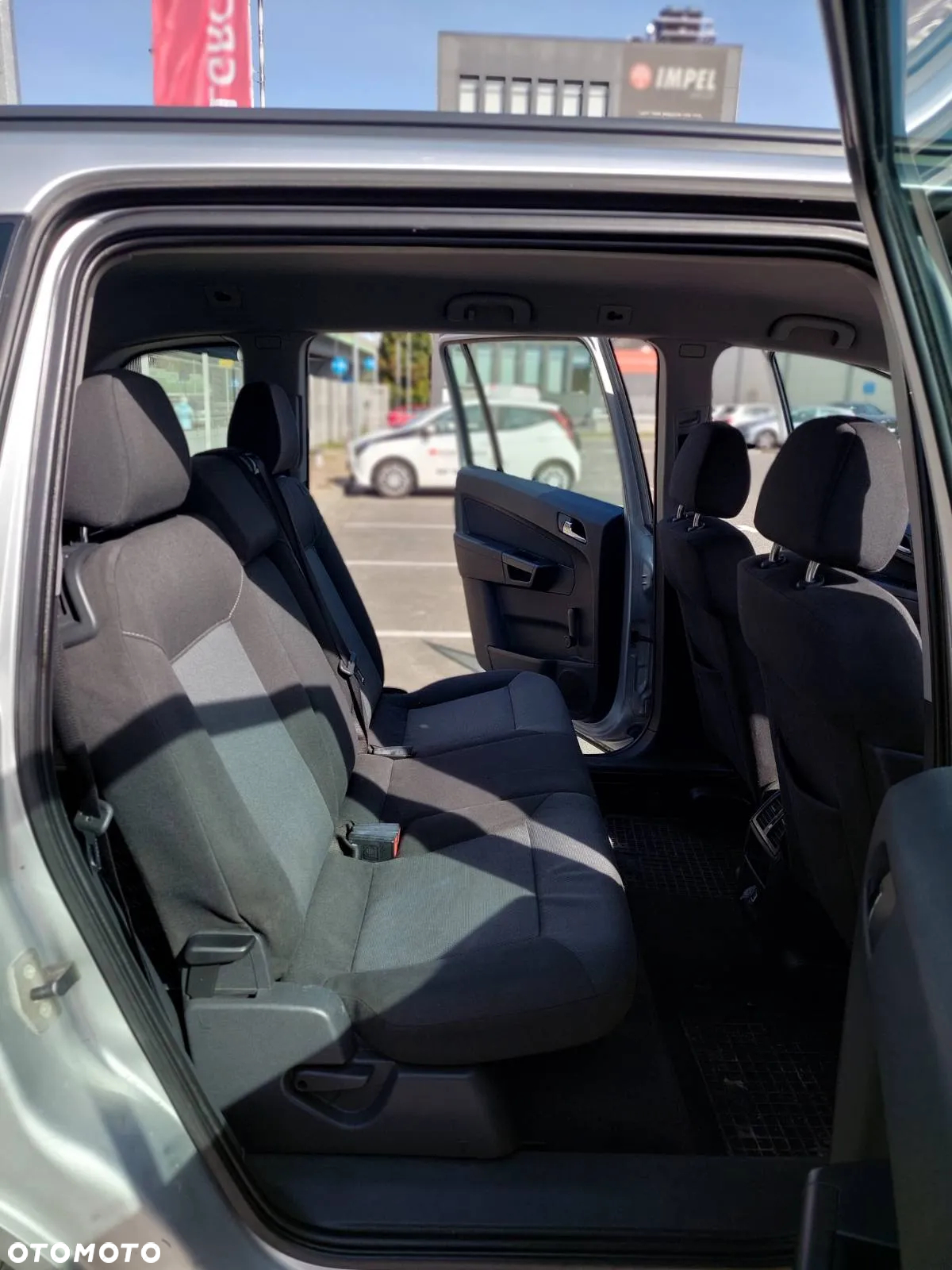 Opel Zafira - 10