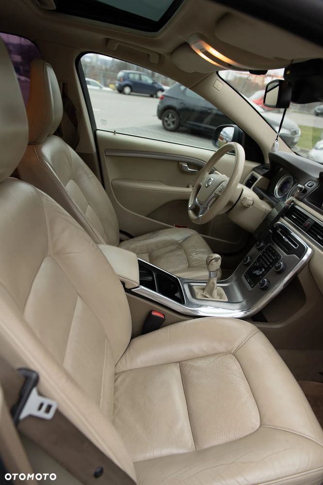 Volvo V70 D3 Summum - 13