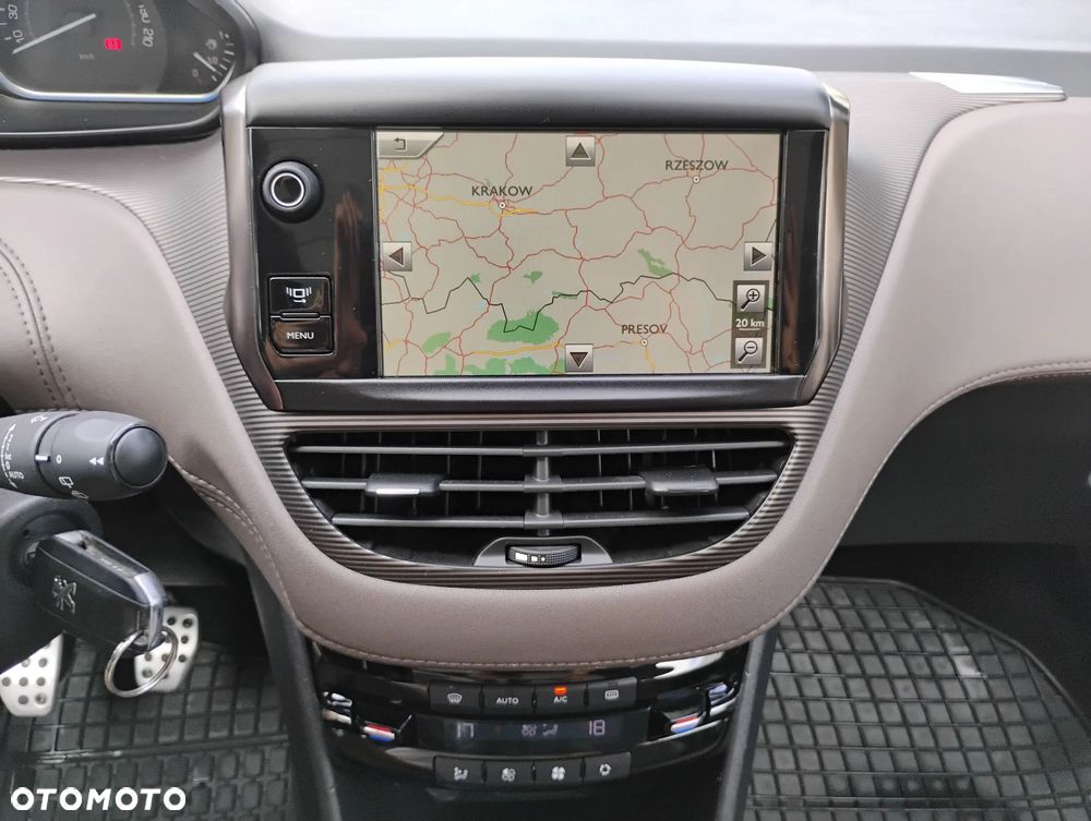 Peugeot 2008 1.6 e-HDi Allure S&S - 18