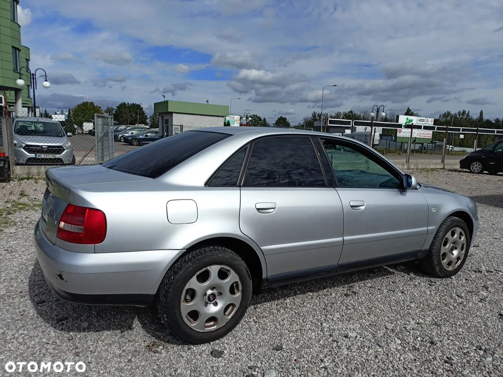 Audi A4 Limousine 1.8 - 4