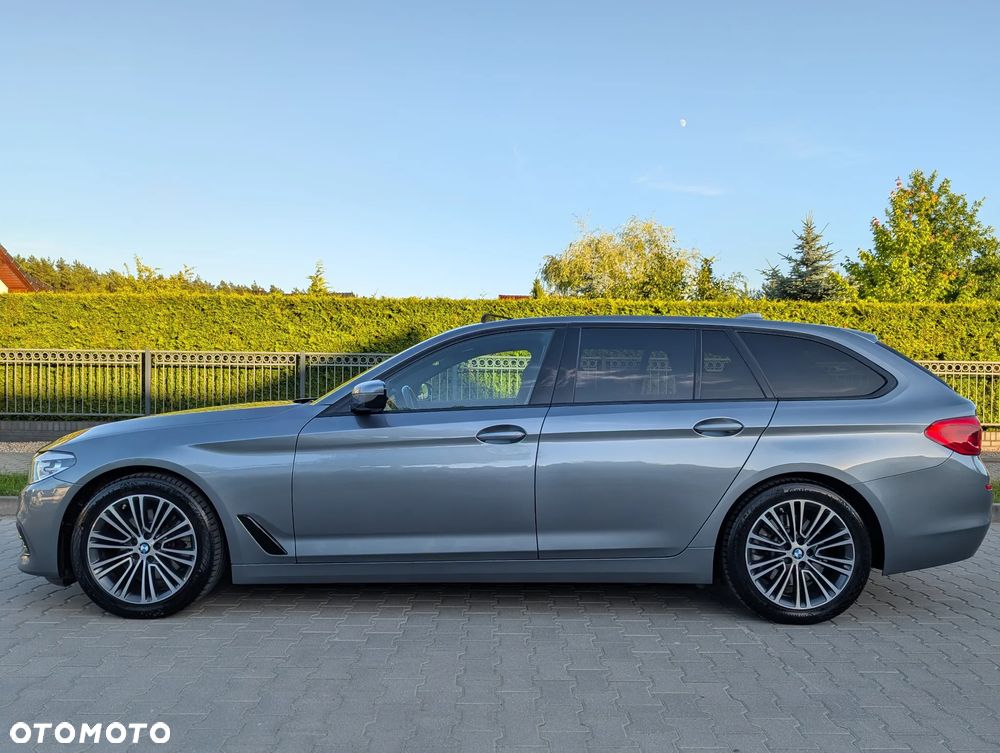 BMW Seria 5 520d Sport Line - 34