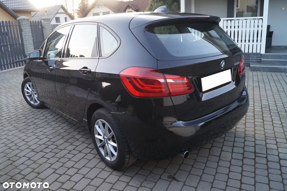 BMW Seria 2 216d - 11