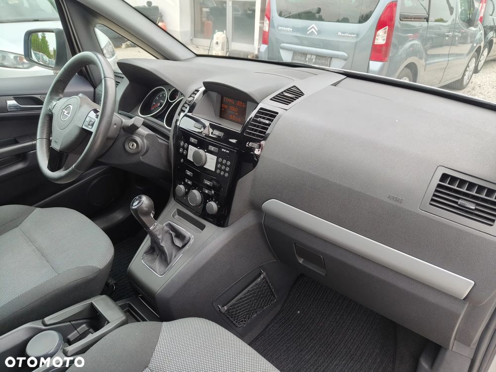 Opel Zafira - 23