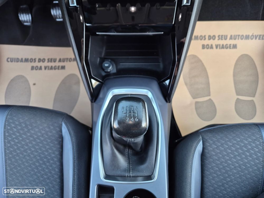 Peugeot 2008 1.2 PureTech Allure Pack - 41