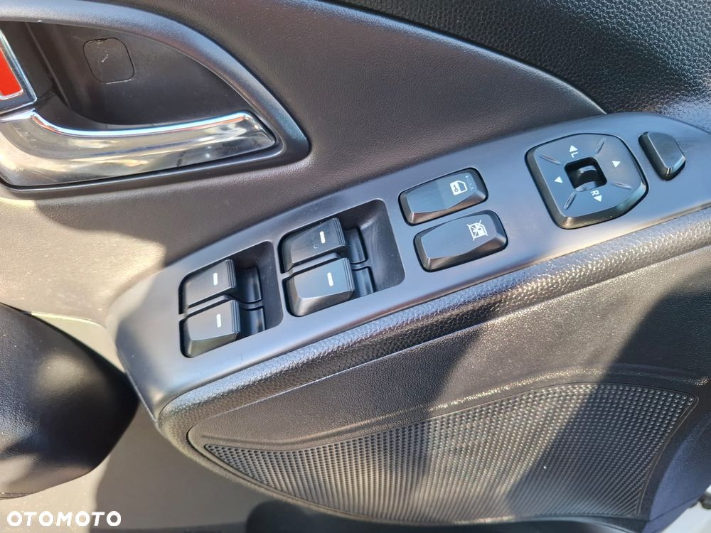 Hyundai ix35 1.7 CRDi 2WD Fifa World Cup Edition - 27