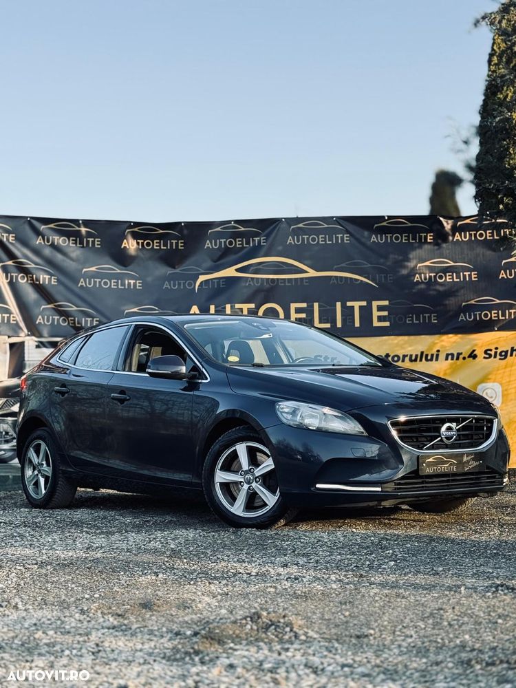 Volvo V40 D4 Momentum - 1